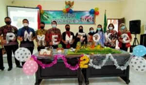 Rayakan HUT ke 2, Keluarga Besar Pengadilan Negeri Muntok Gelar Potong Tumpeng