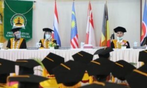 50 Mahasiswa Stisipol Pahlawan 12 Ikuti Wisuda Ke VII