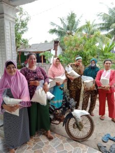 Forum Sukadamai Bersatu Kembali Salurkan Kompensasi Ke Masyarakat Pesisir