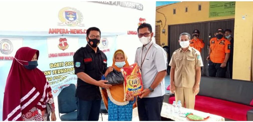 PT Timah Tbk dan Bupati Bangka Salur Sembako ke Warga Terdampak Covid