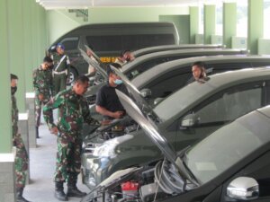 Kendaraan Dinas Operasional Korem 045/Garuda Jaya Diperiksa