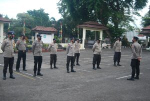 Wakapolres Kompol Teguh Pimpinan Apel Pagi di Polsek Taman Sari