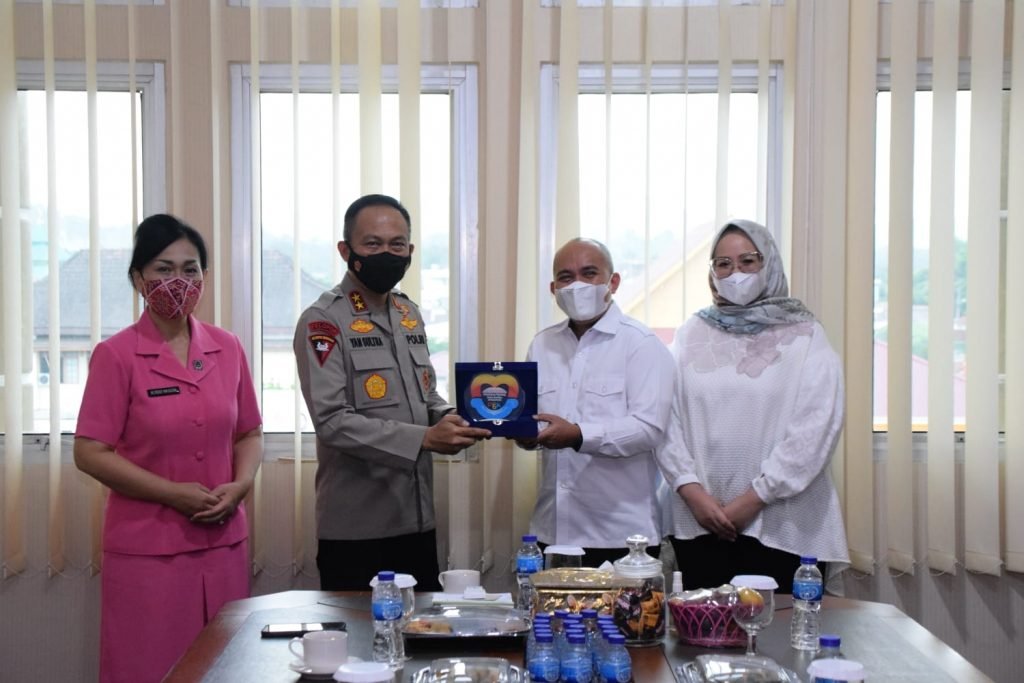 Silahturahmi ke Kantor Walikota, Kapolda Babel : Tak Kenal Maka Tak Sayang