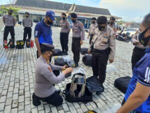 Kabag Ops Polres Pangkalpinang Cek Kelengkapan Dalmas