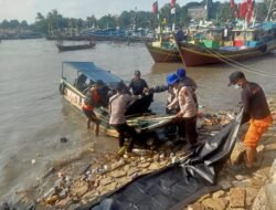 Timgab Evakuasi Jenazah Tanpa Kepala dan Kaki di Perairan Laut Toboali