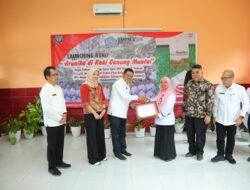Bupati Riza Herdavid Launching Buku Arunika di Kaki Gunung Muntai