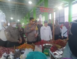 Jelang Nataru 2024, Polres Basel dan Sekda Pantau Stabilitas Harga serta Bapok di Pasar Terminal Toboali