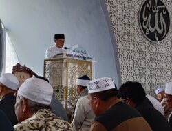 Jadi Khotib di Masjid Kubah Pangkalpinang, Erzaldi : Perbanyak Sholawat InsyaAllah Hidup Terasa Nikmat