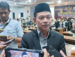 Hadiri Pelantikan Anggota DPRD Bangka, Mulkan Jadi Pusat Perhatian dan Ajak Bangun Bangka