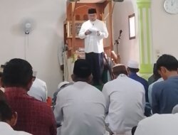 Erzaldi menjadi Khotib Jum’at di Desa Banyu Asin, Kecamatan Riau Silip