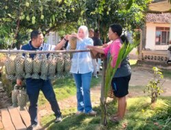 Sambangi Desa Bikang, Riza Herdavid Disambut Antusias Para Warga