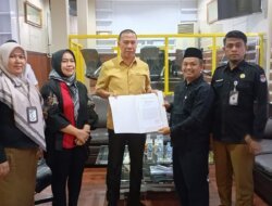 DPRD Babel Terima Berkas Penetapan Gubernur dan Wakil Gubernur dari KPU, Edy Iskandar : Segera Ditindaklanjuti
