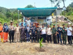 Tingkatkan Perekonomian Masyarakat dan Pelestarian Lingkungan,  PT Timah Tanam Ratusan Pohon Produktif di Kabupaten Karimun 