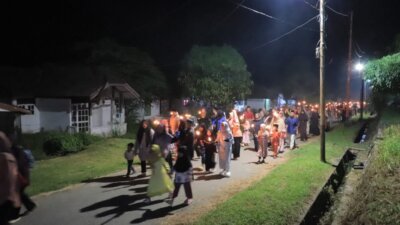 Peringati Tahun Baru Islam, PT Timah Ikut Lestarikan Tradisi Pawai Obor Masjid Al Inayah Kundur