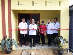 Wawako Dessy Resmikan Dua Unit Rumah Tidak Layak Huni di Wilayah Kecamatan Girimaya
