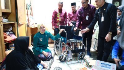 Salur Alat Bantu Kesehatan, Dessy : Salah Satu Bentuk Dukungan Pemerintah Kota untuk Lansia