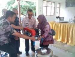 Dukung UMKM, Wabup Syahbudin Serahkan Bantuan Mesin Pengolah
