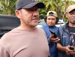 Dampingi Penggeledahan, Kades Keposang Sebut Sejumlah Dokumen dan Kendaraan Diamankan Polisi