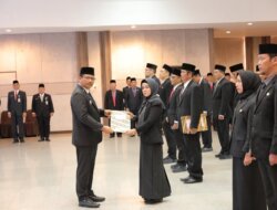 Pj. Sekda Babel Lantik 22 Pejabat, Tekankan Integritas dan Kontrak Kinerja Sebagai Amanah Rakyat