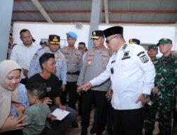 Tinjau Arus Mudik di Pelabuhan Tanjung Kalian, Gubernur Babel Hidayat Arsani Dorong Perbaikan Sistem Pelayanan Penumpang