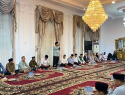 Perkuat Silahturahmi, Prof Saparudin ajak OPD Buka Puasa Bersama