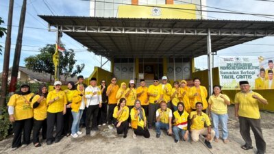 Momentum Ramadan 2026, Pengurus DPD Partai Golkar Provinsi Babel Tebar Takjil ke Masyarakat