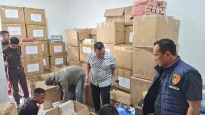 Polda Babel Limpahkan Tersangka Pemilik Truk Berisi Jutaan Batang Rokok Ilegal Ke Kejari Belitung
