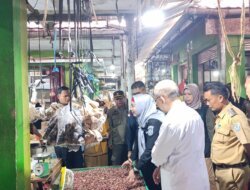 Kawal Stabilitas Harga H-1 Iduladha, Wabup Debby Boyong TPID Sidak Pasar Toboali